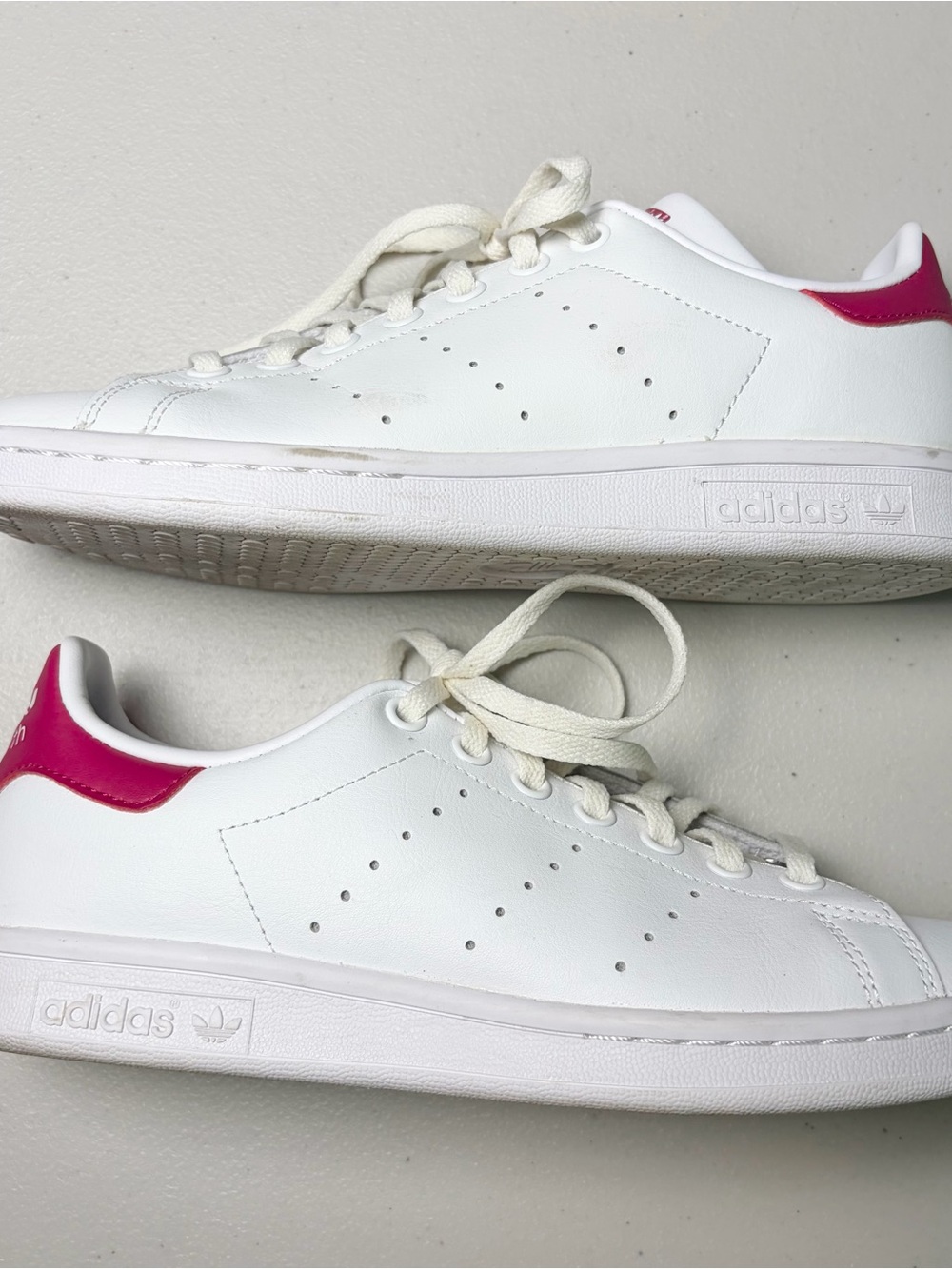 adidas White Women's Stan Smith Sneakers - white & magenta sz 5.5